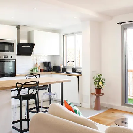 Pretty 2 Of 46 M2 In The 11th Apartment